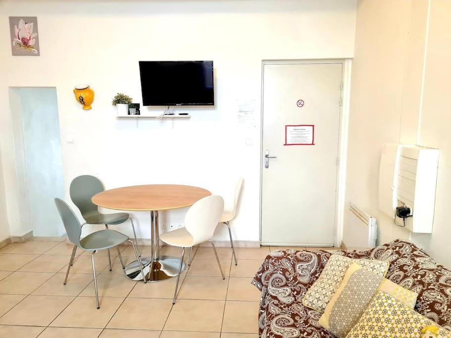 Appartement 4 Voyageurs Avec Terrasse - Wifi Carcassonne Extérieur photo